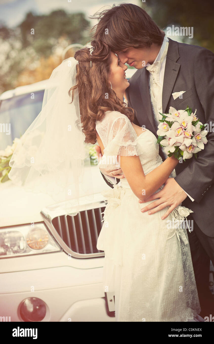 Junge Hochzeit paar Porträt. Retro-Stil Farben. Stockfoto