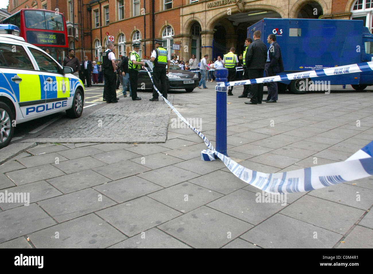 Einem versuchten Raub auf einem G4S Security van Fehler außerhalb Bahnhof Marylebone, London. Der Bereich abgesperrt war, als ein Stockfoto