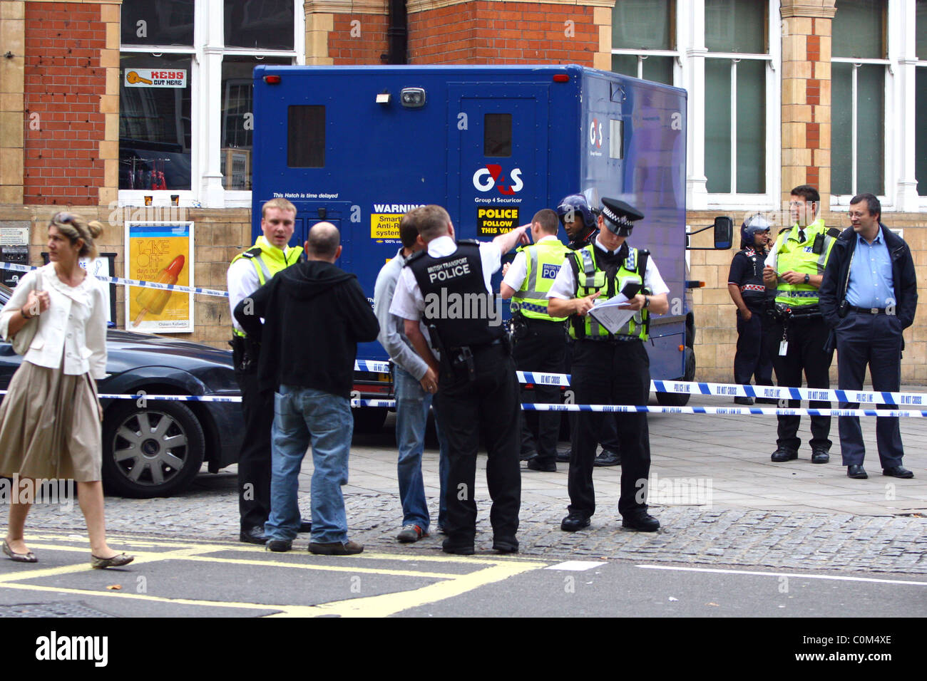 Einem versuchten Raub auf einem G4S Security van Fehler außerhalb Bahnhof Marylebone, London. Der Bereich abgesperrt war, als ein Stockfoto