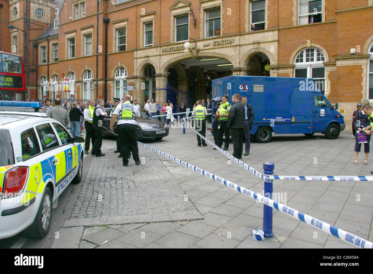 Einem versuchten Raub auf einem G4S Security van Fehler außerhalb Bahnhof Marylebone, London. Der Bereich abgesperrt war, als ein Stockfoto