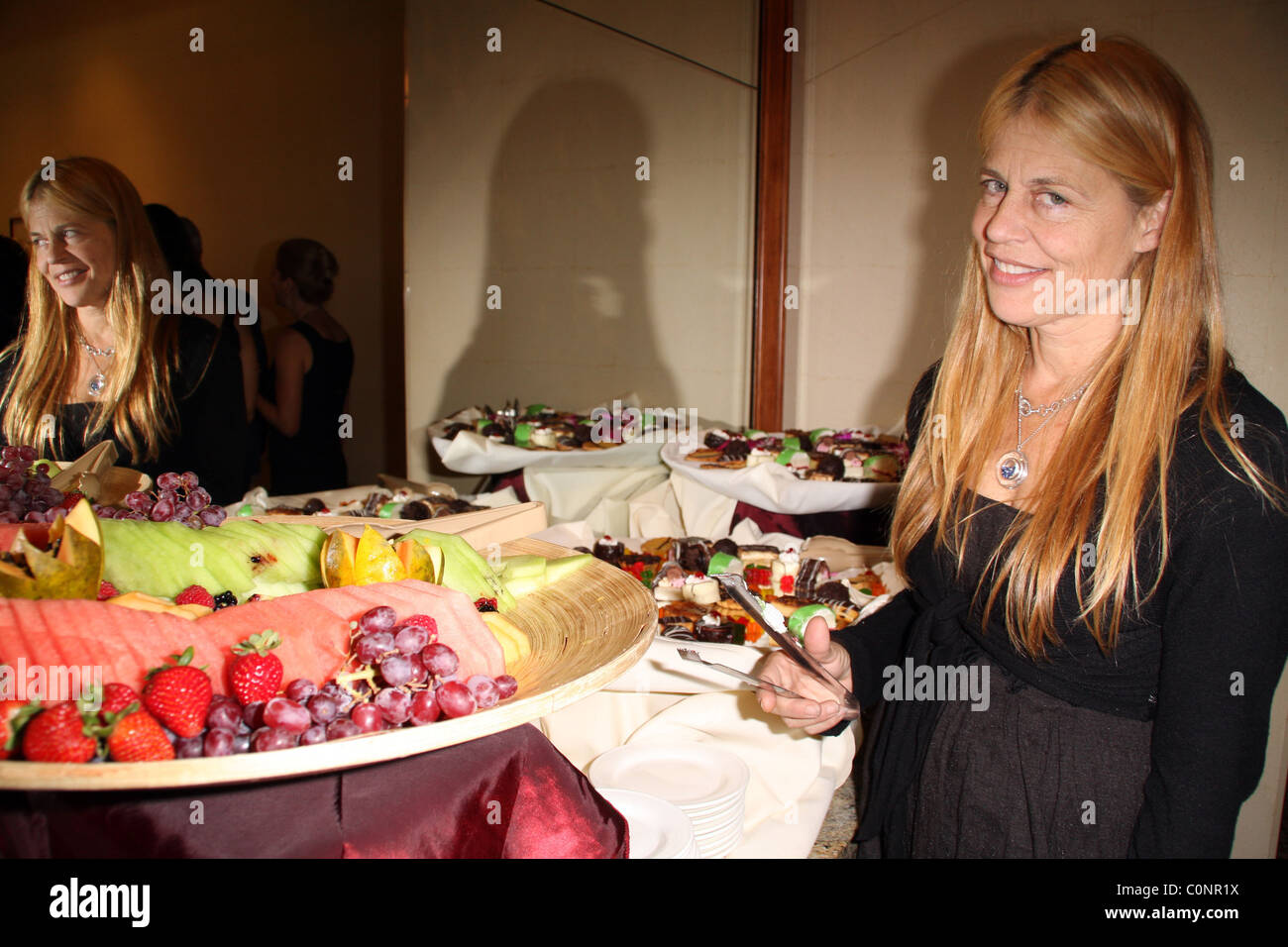 Linda Hamilton Diamond In The RAW Stiftung präsentiert seine ersten Auszeichnungen um die Errungenschaften der Hollywood feiern Stockfoto