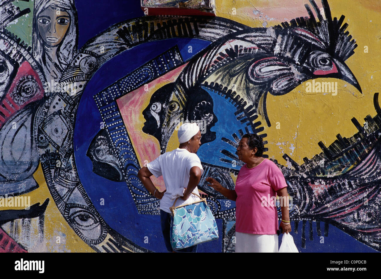 Havanna, Kuba. Wandmalereien auf die Callejon de Hamel. Stockfoto