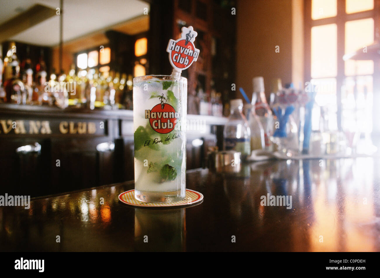 Havanna. Kuba. Mojito in der Fundacion Havana Club Bar. (Museo del Ron) Stockfoto