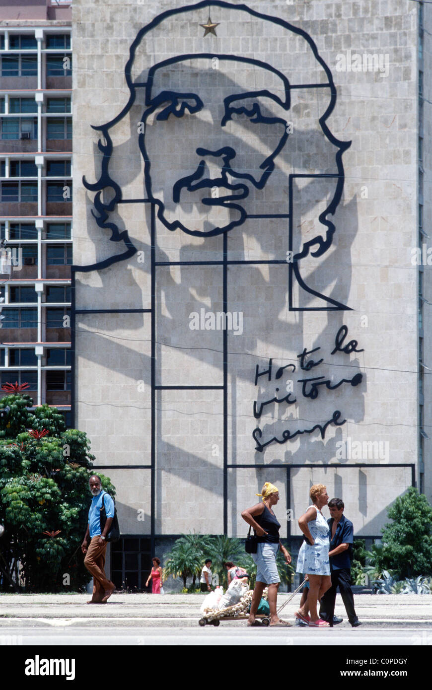 Havanna. Kuba. Das imposante Bild von Che Guevara an der Fassade des Ministeriums Gebäude des Innenministeriums, Plaza De La Revolucion. Stockfoto