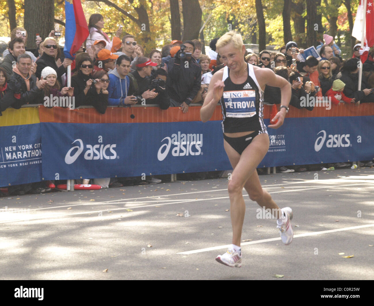 Ludmila Petrova platziert Zweiter beim ING New York City Marathon 2008 in Central Park New York City, USA - 02.11.08 Tina Paul / Stockfoto