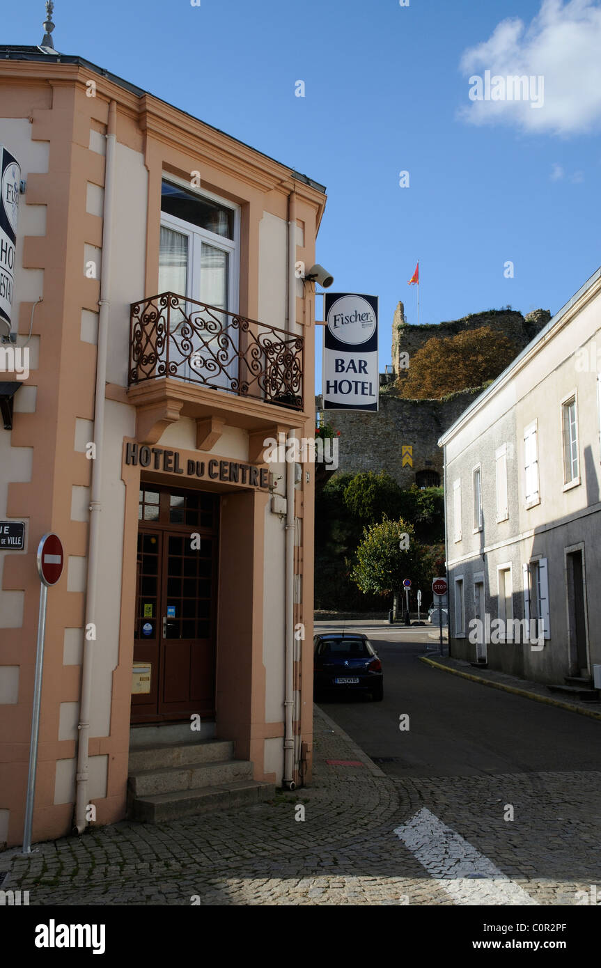 Hotelbar und Chateau Talmont im Zentrum von Talmont Saint Hilaire in der Vendee Region Westeuropa Frankreich Französisch Stockfoto