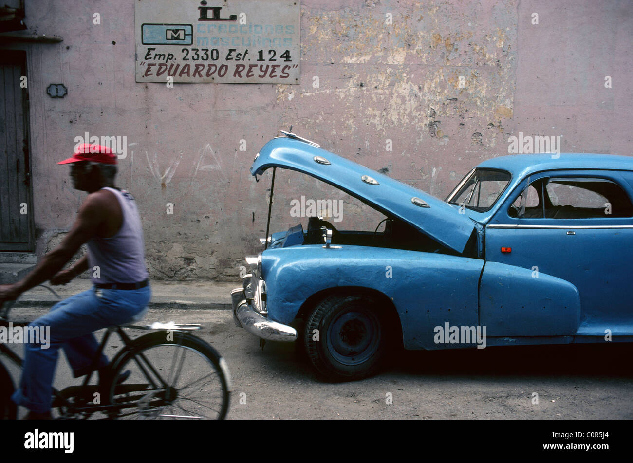 Havanna. Kuba. Alte amerikanische Auto auf der Straße Alt-Havanna. Stockfoto