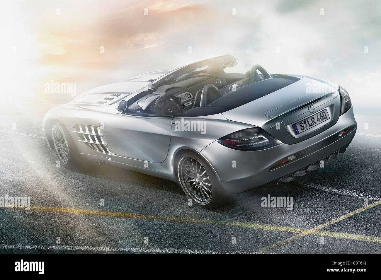 Die neue Drop-Top SLR McLaren 722 der neue Mercedes-Benz SLR McLaren Roadster 722 S setzt neue Maßstäbe, wenn es darum geht, offene Stockfoto