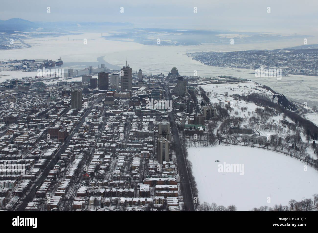 Luftbild von Québec (Stadt), Neustadt im Vordergrund und Altstadt von Quebec im Hintergrund Stockfoto