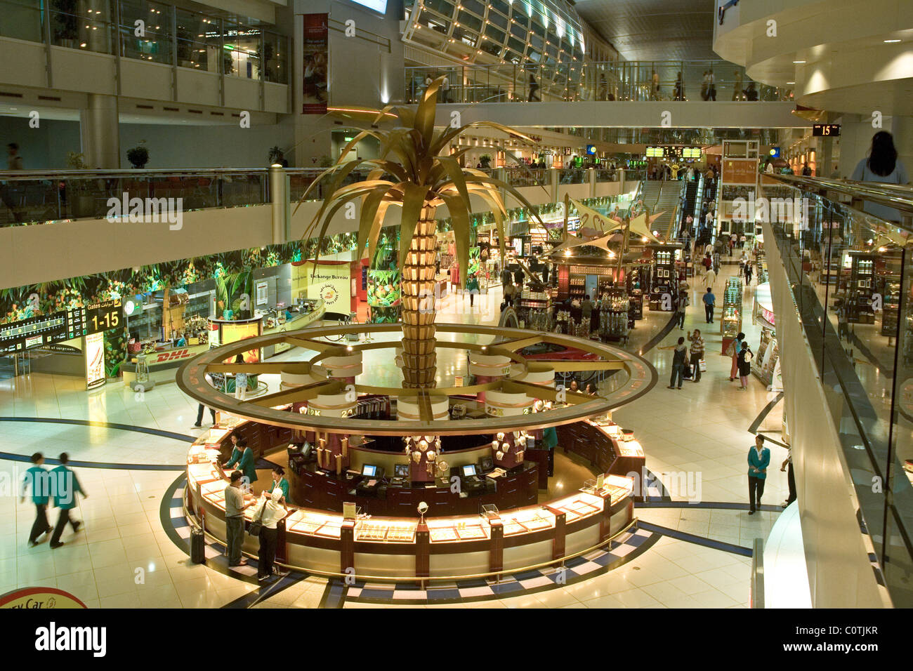 Einkaufszentrum in Dubai International Airport Stockfoto