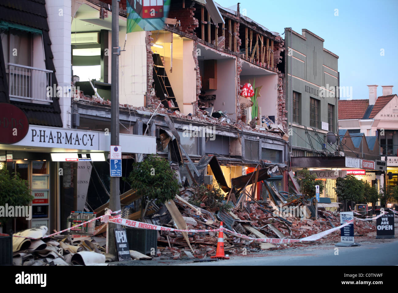 Reduzierte Ladenfronten im Merrivale, Christchurch, New Zealand, nach dem Erdbeben der Stärke 6,3 Stockfoto