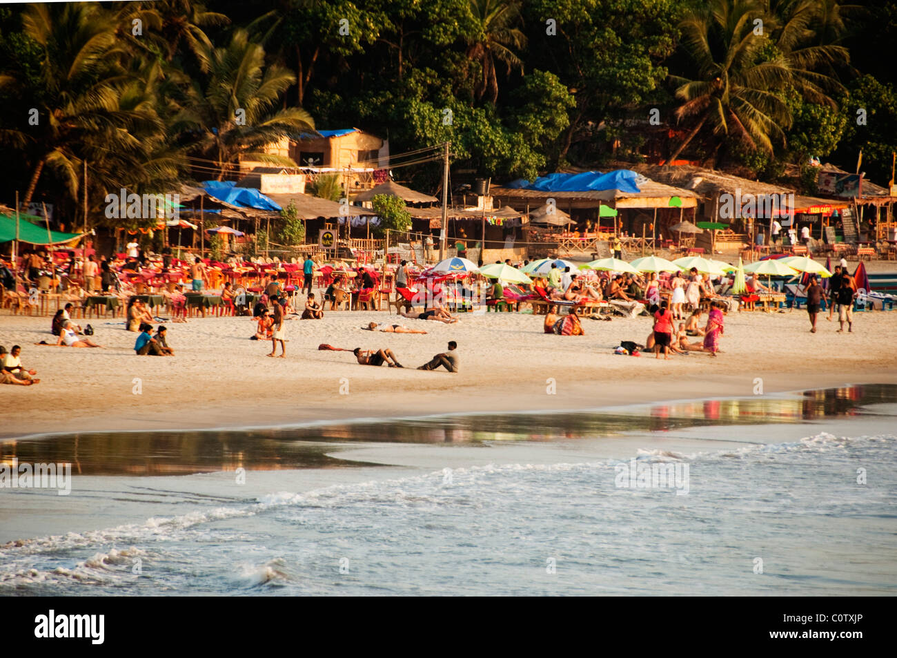 Touristen am Strand, Goa, Indien Stockfoto, Bild: 34968494 ...