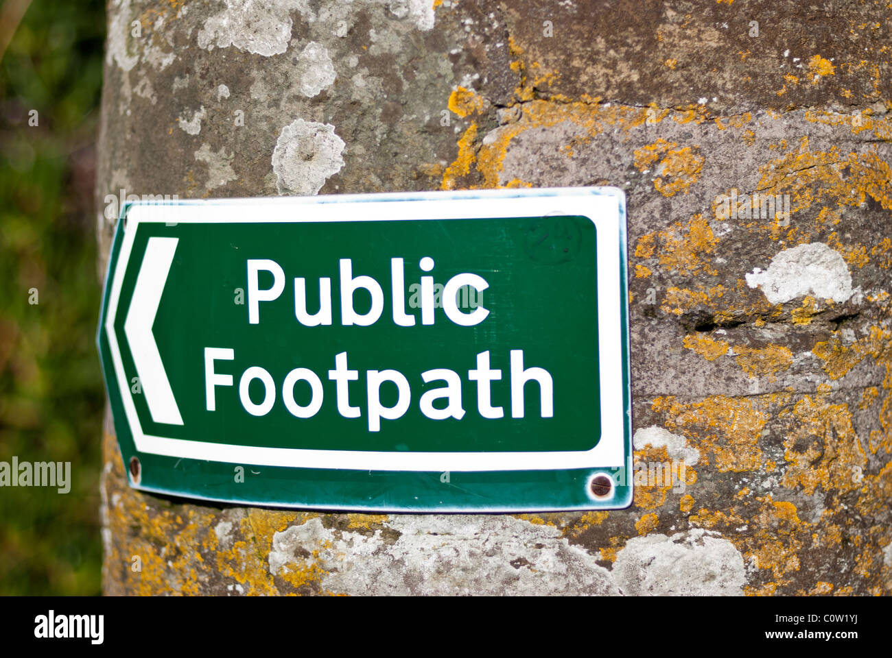 Zeichen mit öffentlichen Fußweg Stockfoto