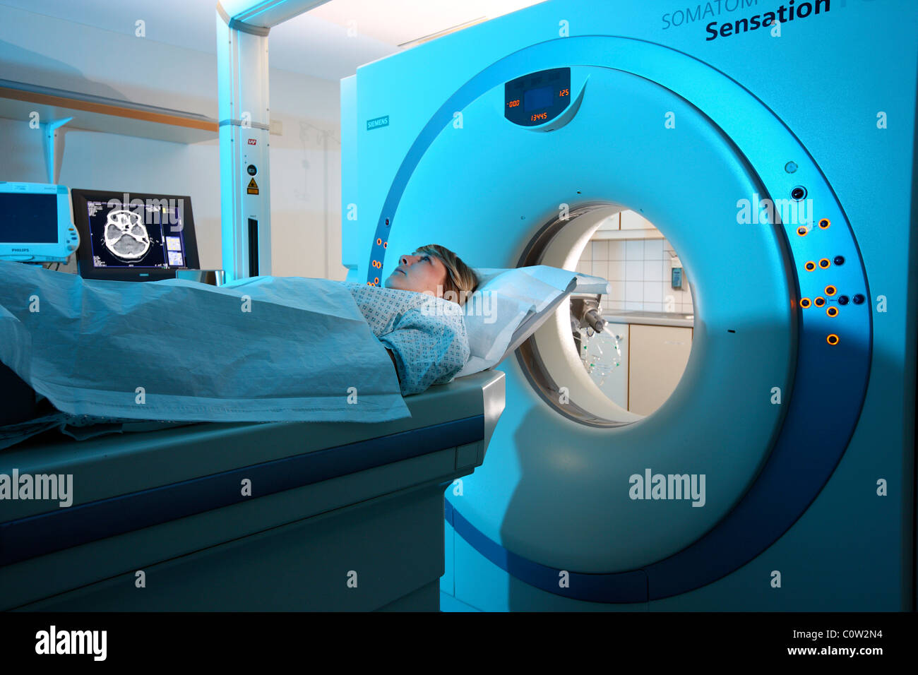Axiale Computertomographie, CAT, CT, in einem Krankenhaus. Deutschland Stockfoto