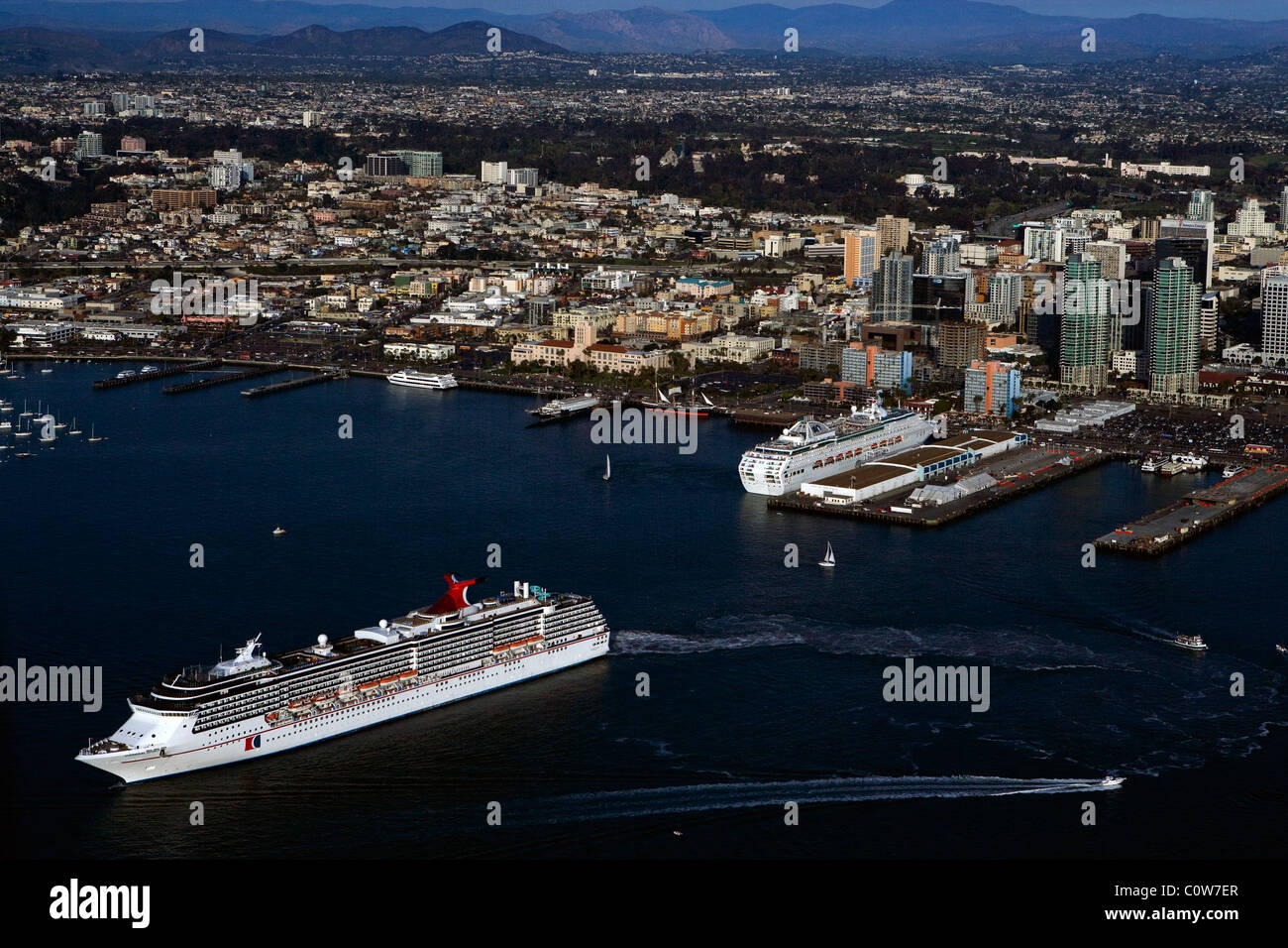 Luftaufnahme über dem Hafen von Carnival Cruise Lines Schiff Spirit San Diego California Stockfoto