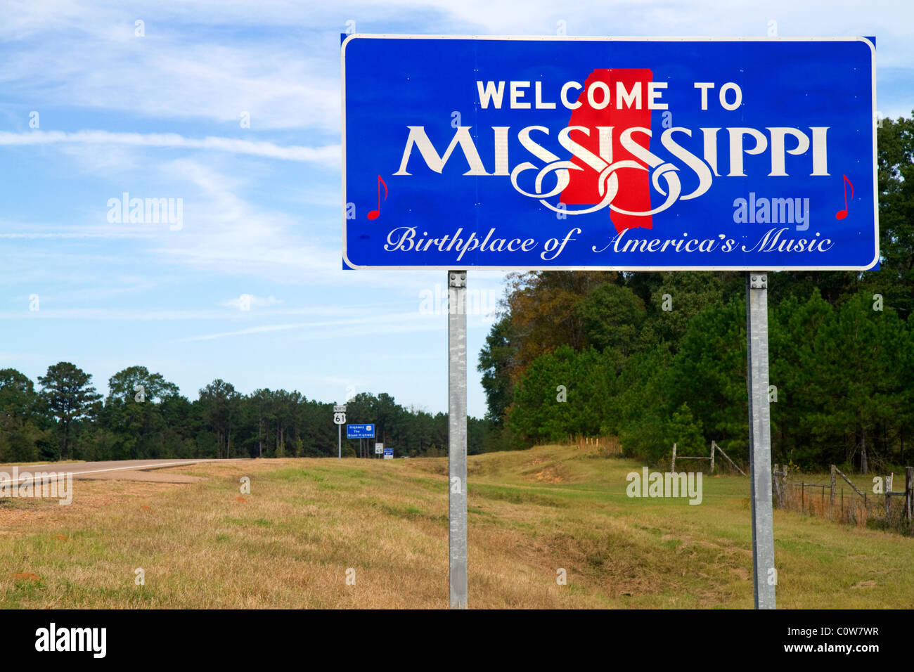 Herzlich Willkommen Sie in Mississippi Straßenschild an der Louisiana-Grenze auf uns Highway 61. Stockfoto