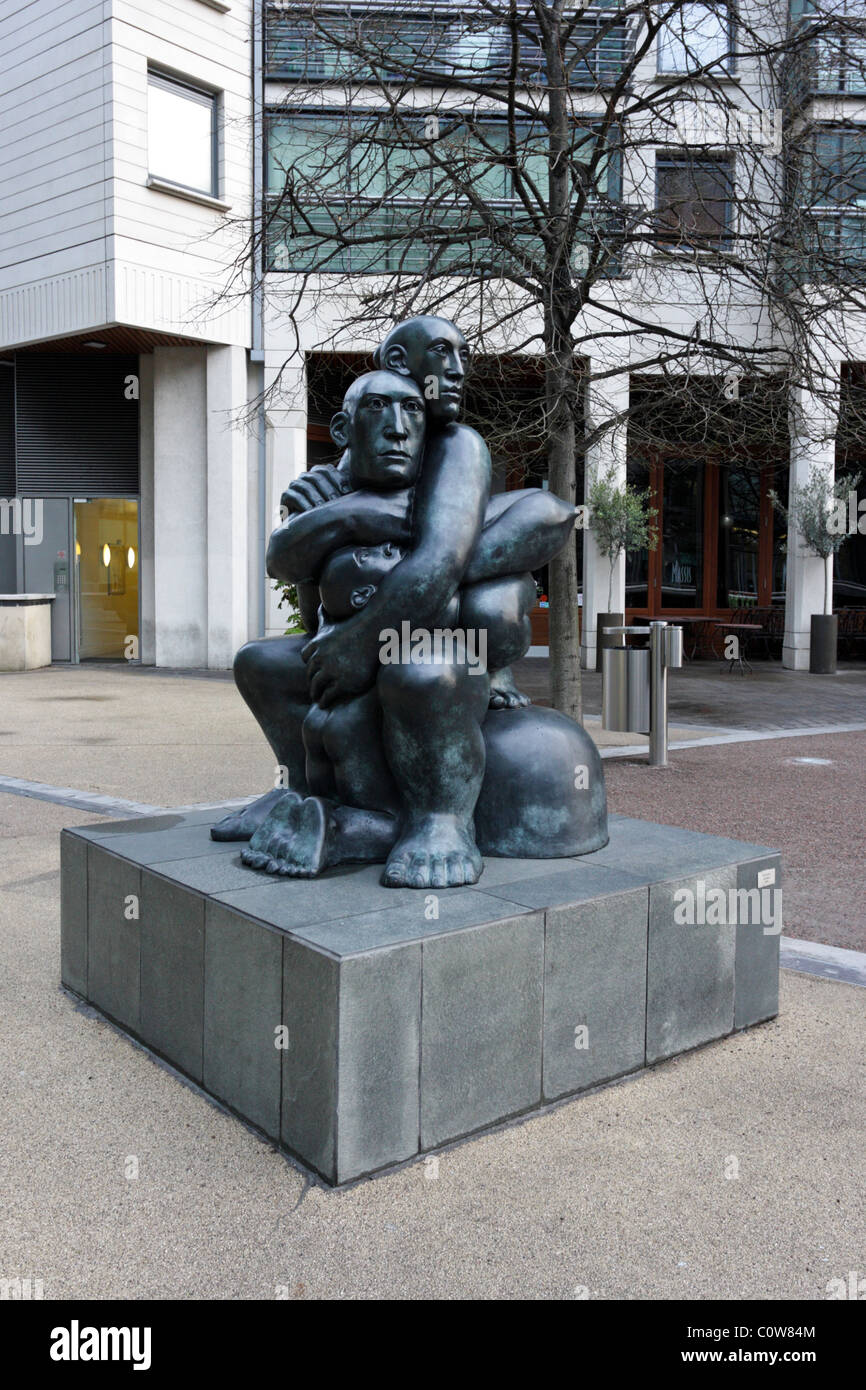 Die Familie, ein Werk von John Buck, Sheldon-Platz in der Nähe von Paddington Station. Stockfoto