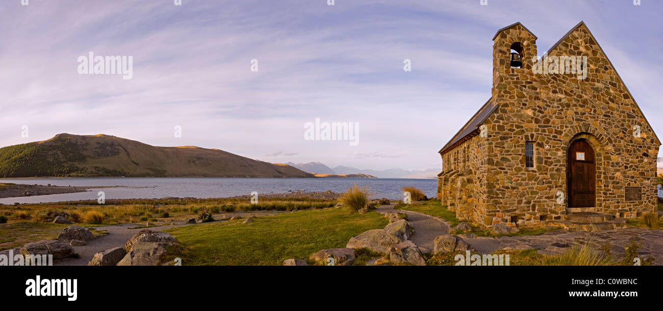 Panorama-Aufnahme von The Church of Good Shepard am Lake Tekapo New Zealand Südinsel Stockfoto