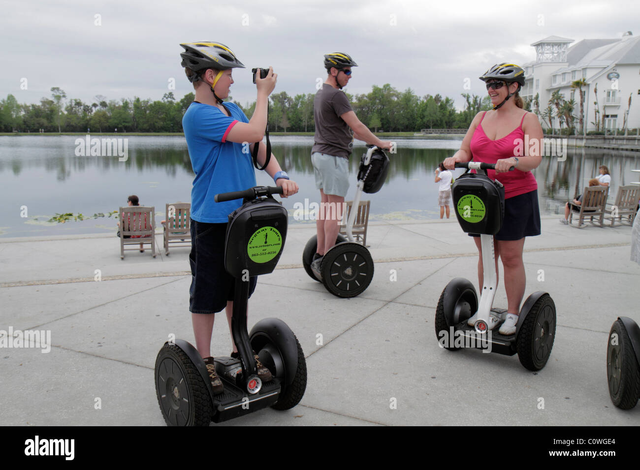 Florida Osceola County, Orlando, Orlando, Kissimmee, fest, geplante Gemeinde, Segway, persönlicher Transport, junge Jungen Junge Jungen Jungen männlich Kind Kinder Kind Kinderz Stockfoto