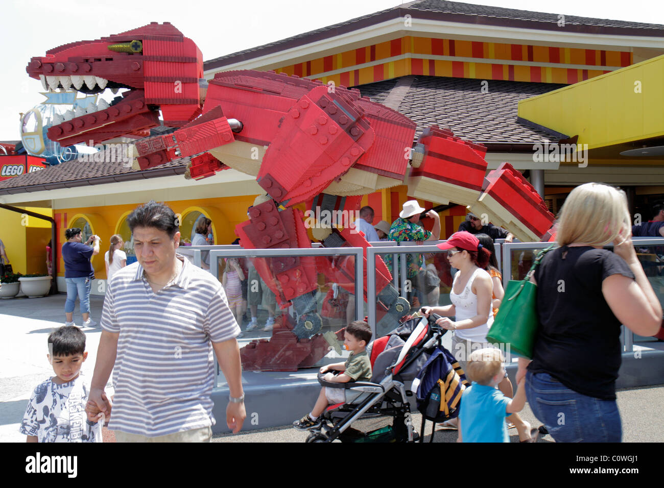 Orlando Florida, Downtown Disney Springs Marketplace, Dinosaurier, LEGO Imagination Center, Besucher reisen Reisen Touristik Wahrzeichen Stockfoto
