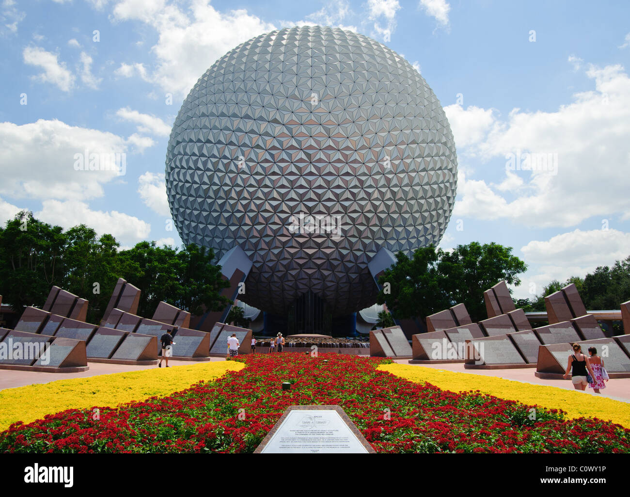 Tagsüber Foto vom Raumschiff Erde im Epcot Center, Walt Disney World, Florida Stockfoto