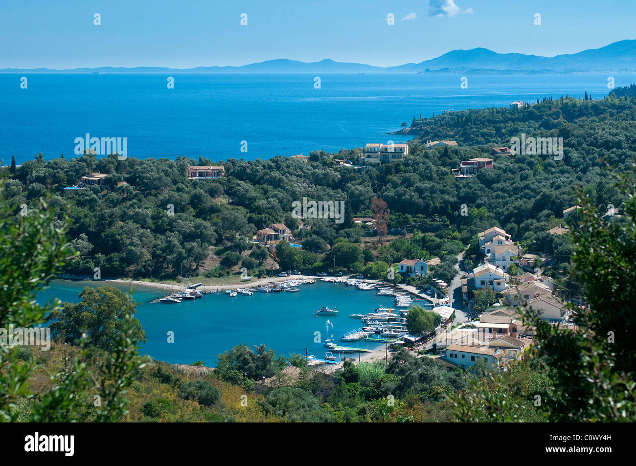 Übersicht der Hafen von Agios Stefanos, Korfu, Griechenland Stockfoto