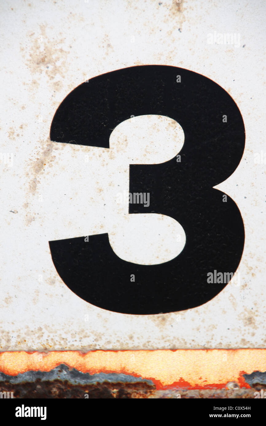 Schwarze Figur Nummer Ziffer 3 auf weißem Hintergrund Stockfoto