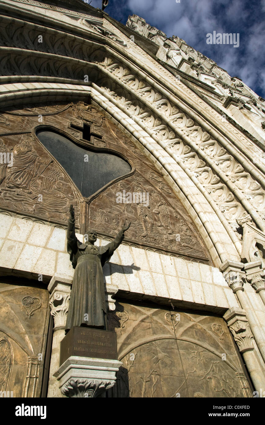 Basilika Del Voto Nacional - Quito, Ecuador Stockfoto