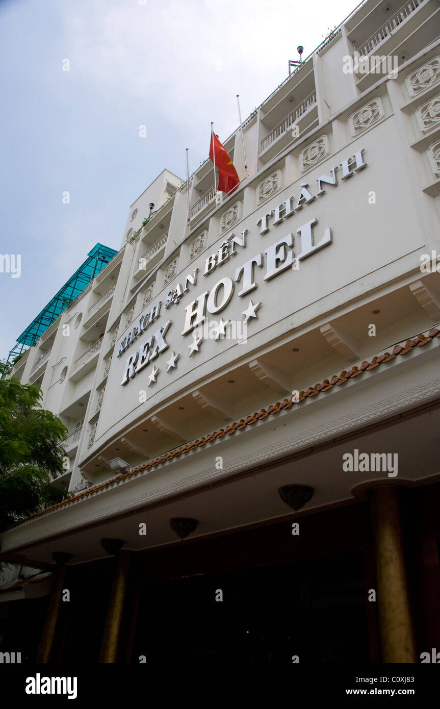 Asien, Vietnam, Ho-Chi-Minh-Stadt (aka Saigon). Die berühmten Rex-Hotel im Zentrum von Saigon. Stockfoto