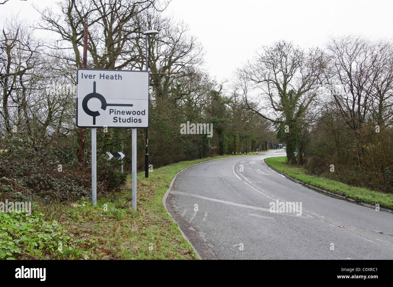 Verkehrszeichen außen Pinewood Studios, Iver Heath, Buckinghamshire, England Uk Stockfoto