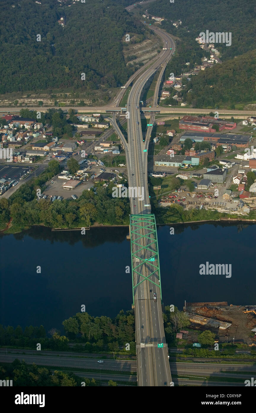Luftbild oben Fort Henry interstate i-70 Brücke Ohio River Wheeling West Virginia Stockfoto
