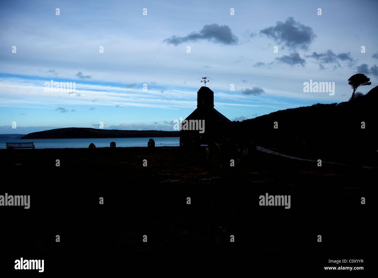 Ruinen der St. Brynach Kirche, Cwm yr Eglwys, Pembrokeshire, Wales, UK Stockfoto