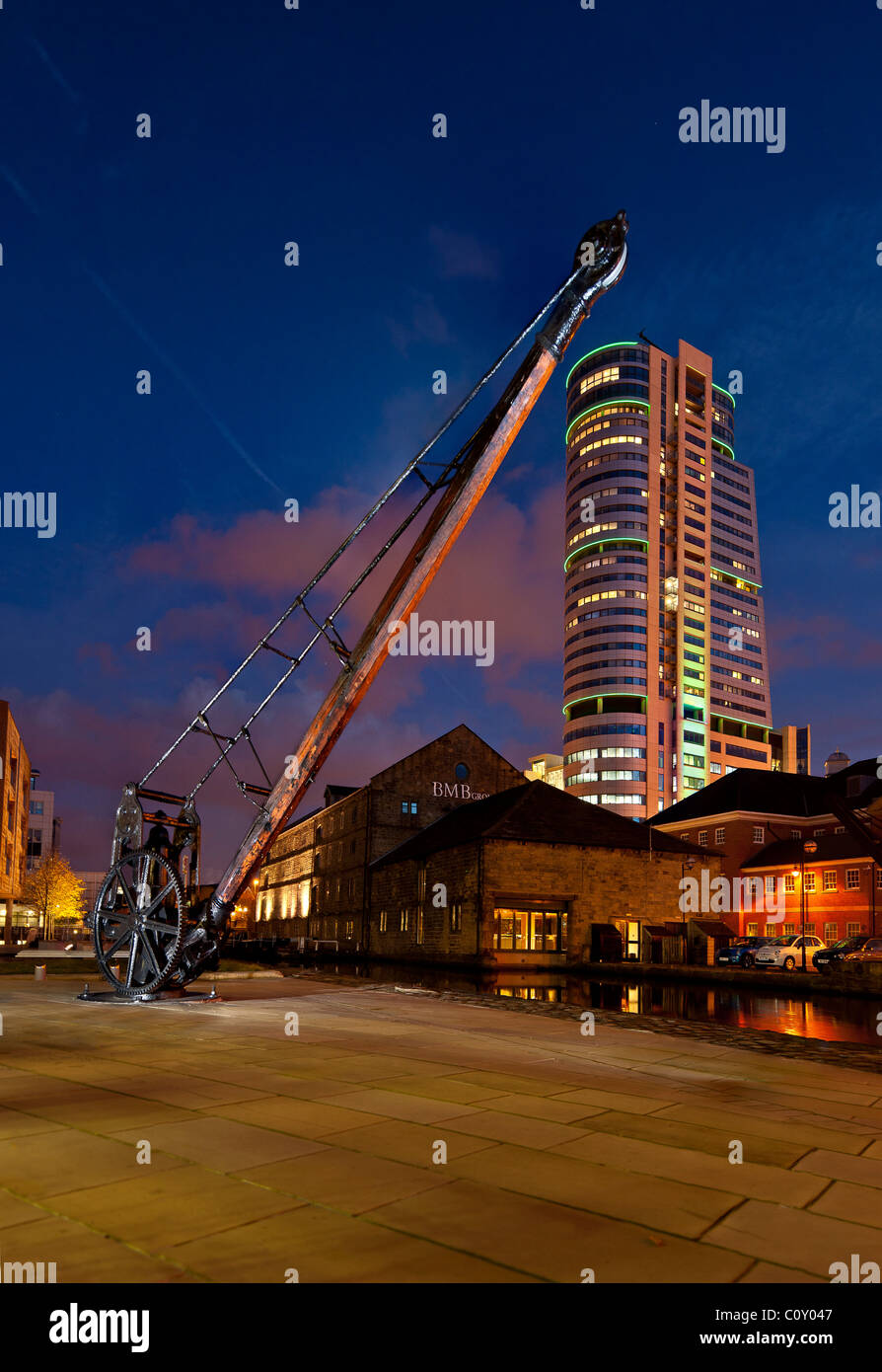 Bridgewater Place im Zentrum von Leeds in der Nacht. Stockfoto