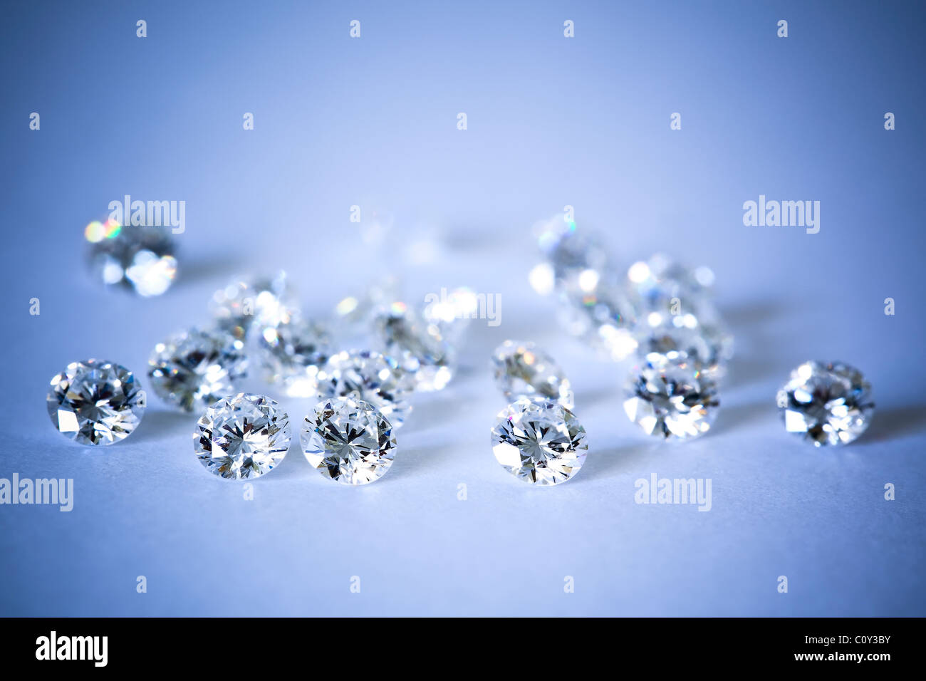 Lose Diamanten, runde Brillantschliff. Stockfoto