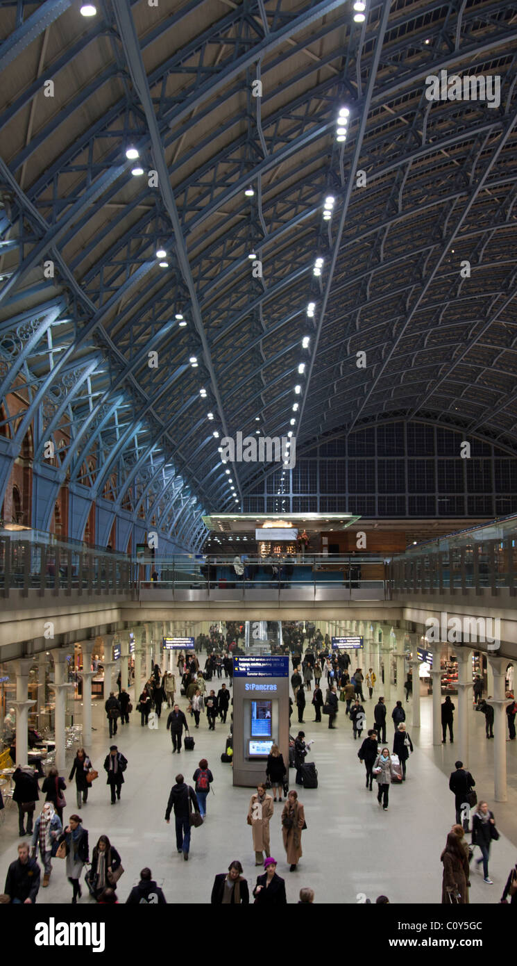 Internationaler Bahnhof St Pancras - London Stockfoto