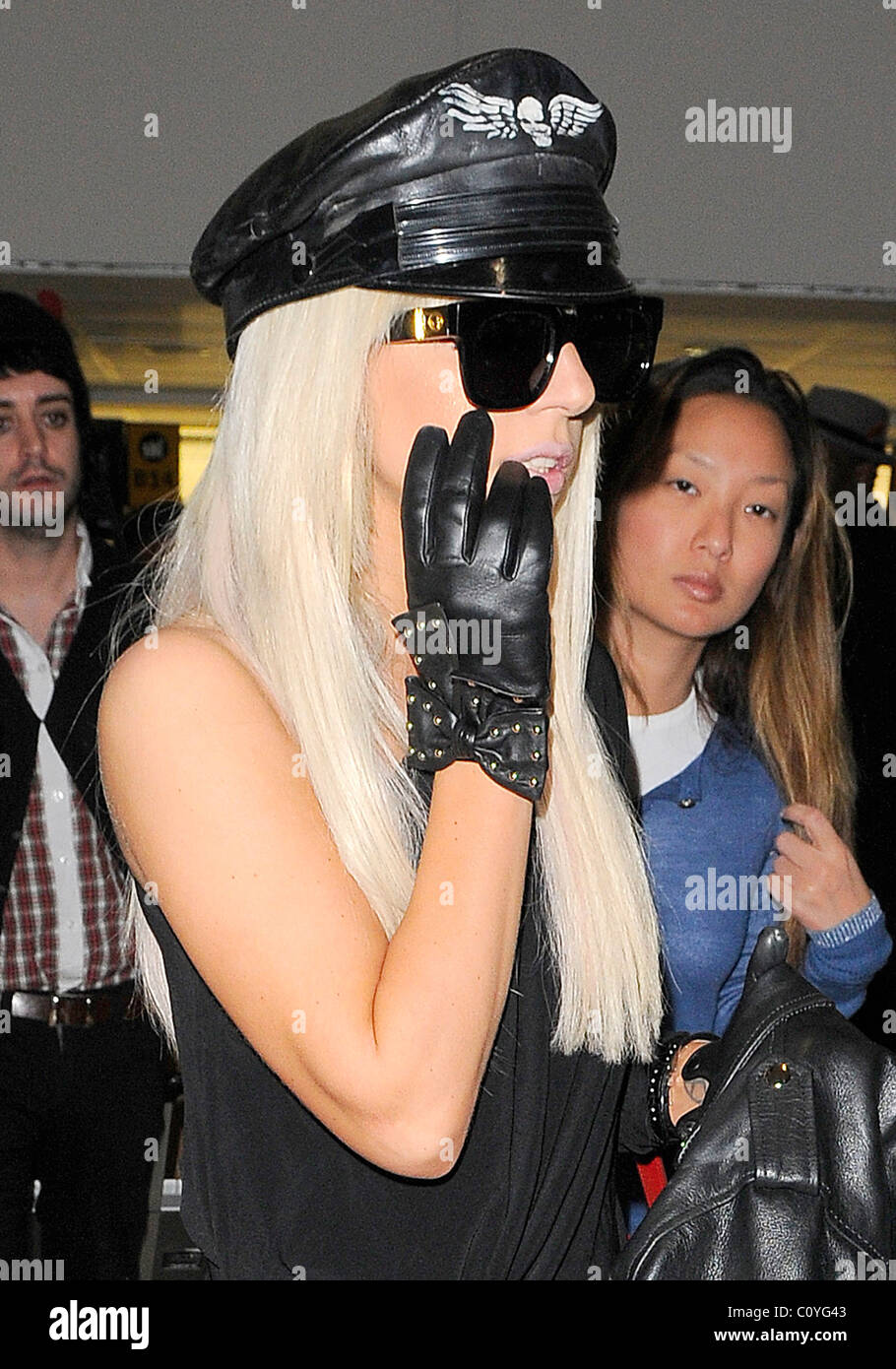 Joanne Stefani Germanotta Alias Lady GaGa kommt am Flughafen Heathrow früh am Morgen, nach ihrem einwöchigen Aufenthalt in London. Stockfoto