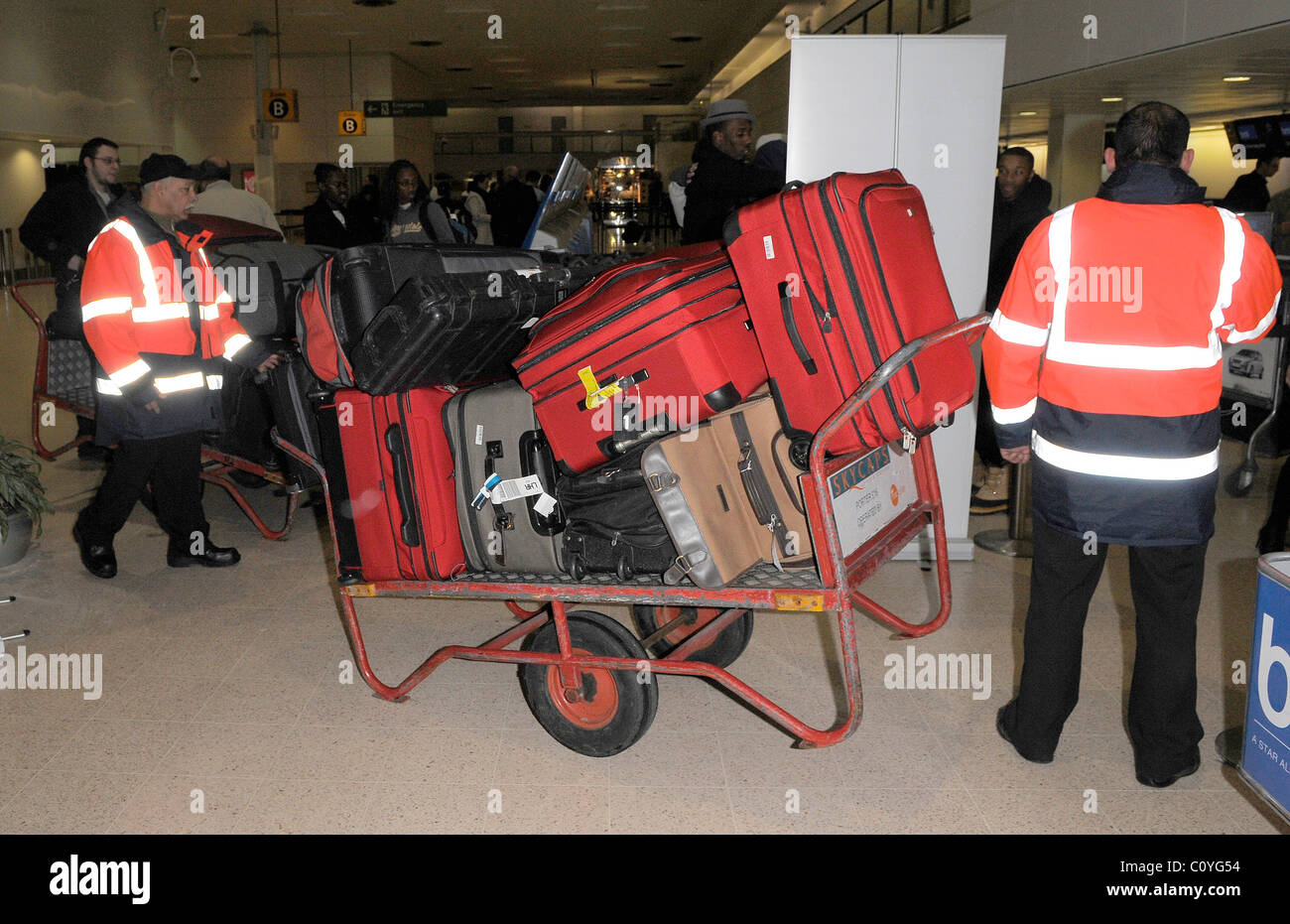 Joanne Stefani Germanotta Alias Lady GaGa kommt am Flughafen Heathrow früh am Morgen, nach ihrem einwöchigen Aufenthalt in London. Stockfoto