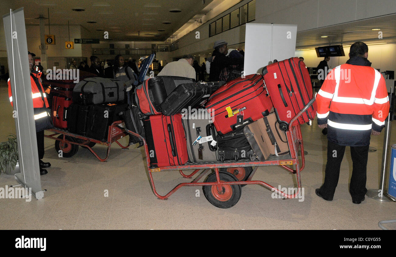Joanne Stefani Germanotta Alias Lady GaGa kommt am Flughafen Heathrow früh am Morgen, nach ihrem einwöchigen Aufenthalt in London. Stockfoto
