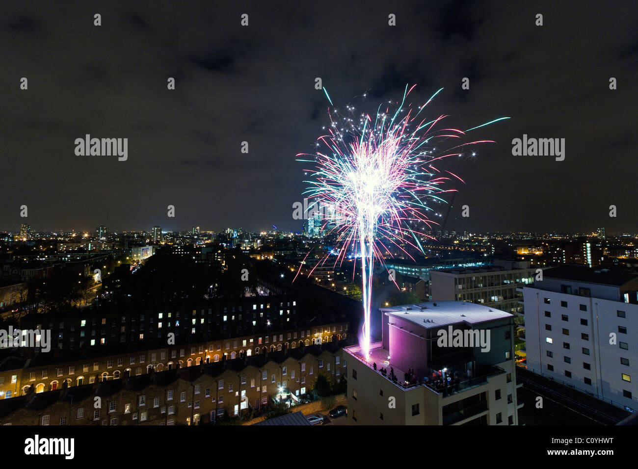 Feuerwerk in der Nähe von Canary Wharf London Stockfoto