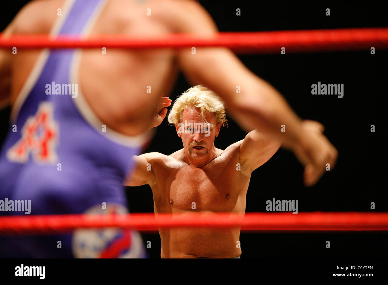 Jeff Jarrett gegen Kurt Angle TNA Wrestling und der MEN Arena Manchester, England - 20.01.09 (): /Jordan X / Alison Bailey Stockfoto