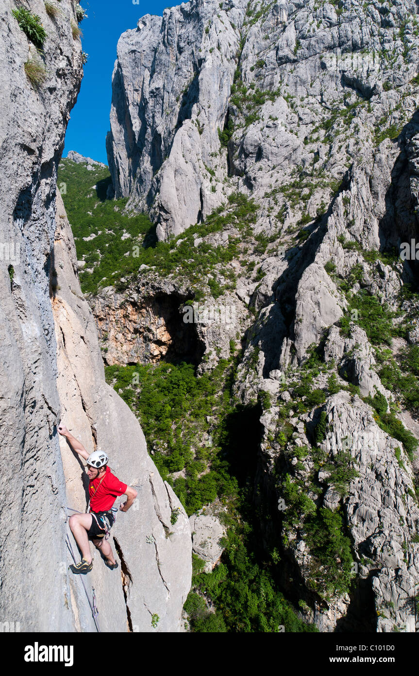 Klettern im Nationalpark Paklenica, Kroatien. Stockfoto