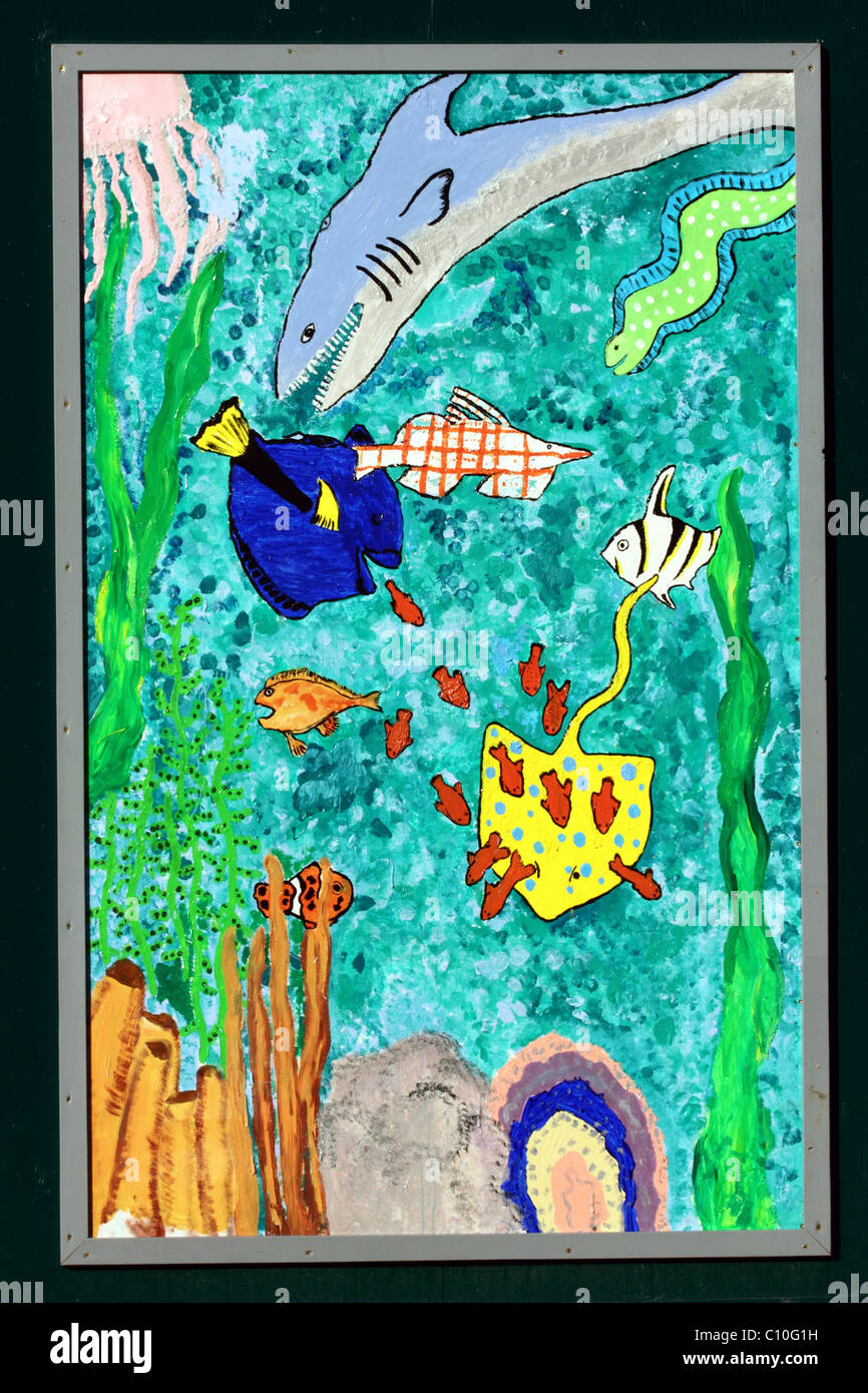 Farbenfrohe Straßenkunst auf einem Wandbild Unterwasserwelt Seefisch Darstellung Stockfoto