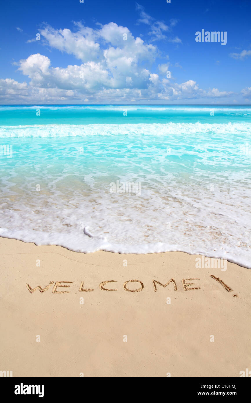 Gruß willkommen Strand Zauber geschrieben am Sand tropischen Karibik Stockfoto