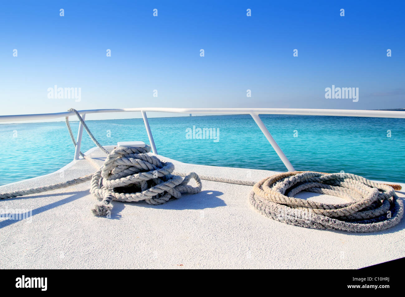 Boot weißen Bogen im tropischen Karibik Sommer relax Urlaub Stockfoto