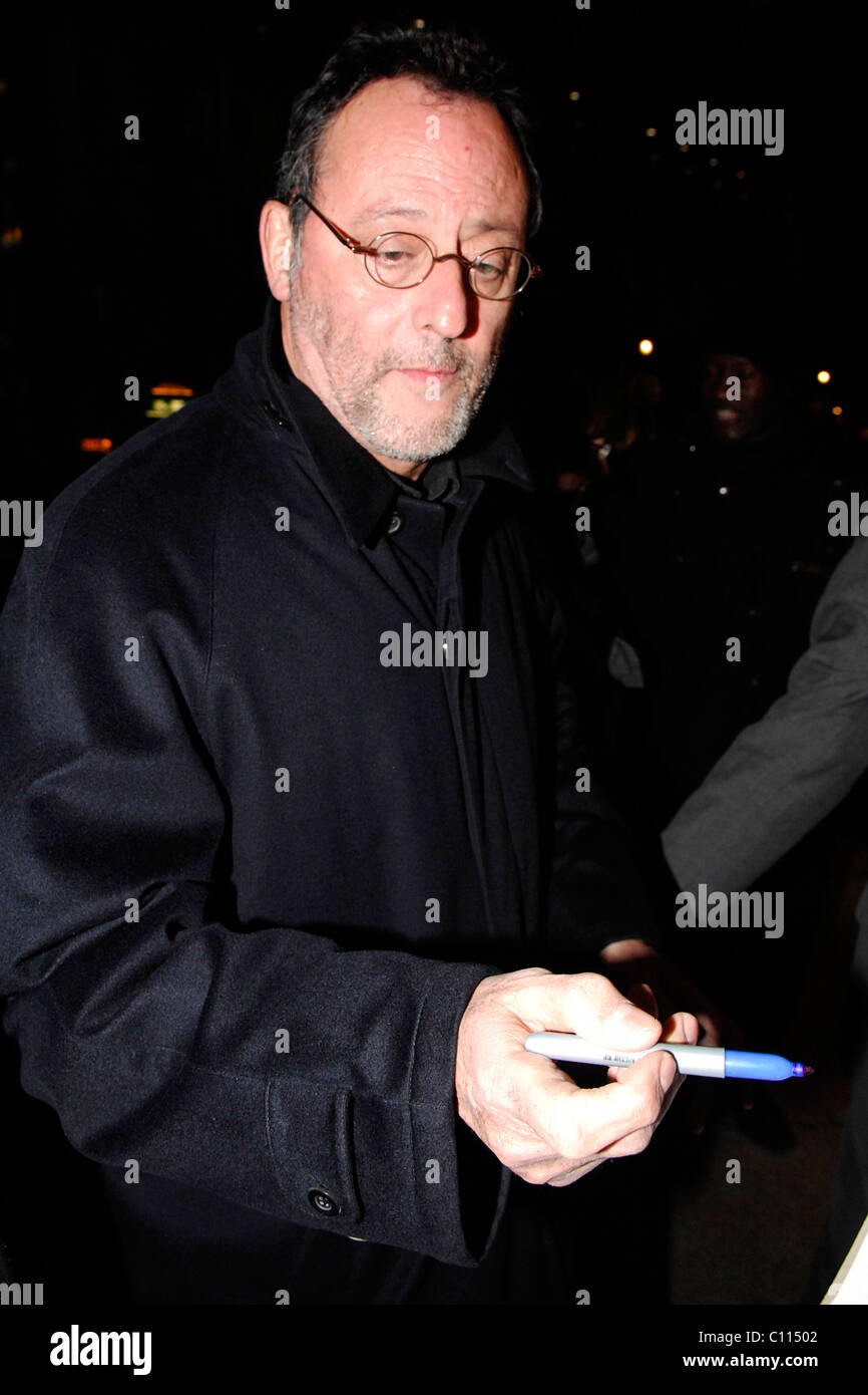 Jean Reno verlassen Ritz Carlton Hotel auf dem Weg zum Grill Royal Restaurant Berlin, Deutschland - 12.02.09 ** ** Stockfoto