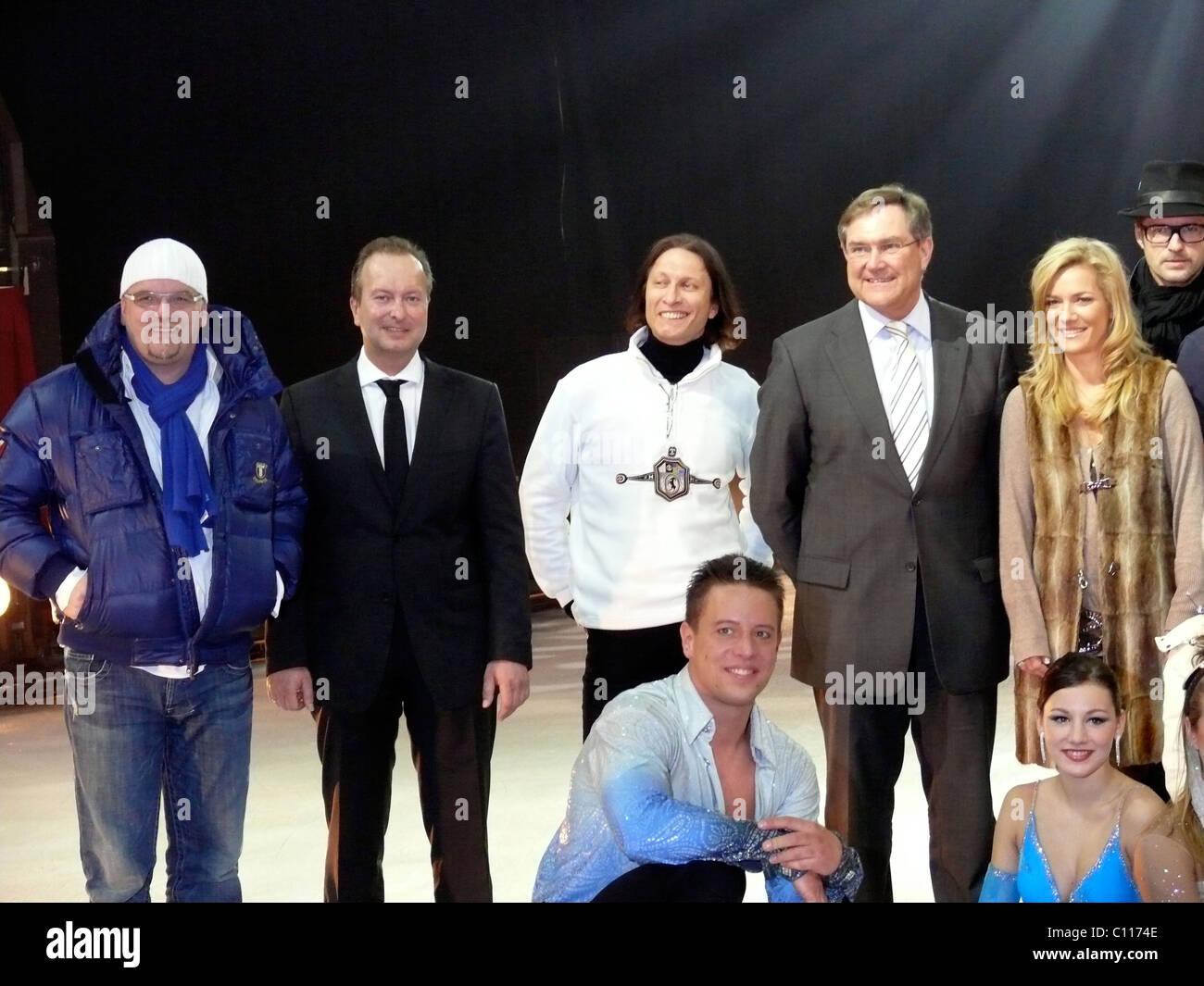 wallpapers Dj Ötzi Jung https www alamy de stockfoto dj otzi michael duwe norbert schramm franz josef jung jessica stockmann holiday on ice premiere elemente im tempodrom 35062958 html
