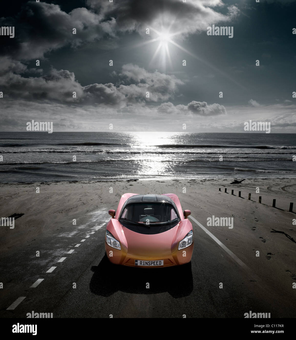 DIE weltweit erste Transformatoren Auto-sie sagen zwei Unternehmen und drei ist eine Menge - aber nicht für diese natty kleinen Motor.   Die Stockfoto