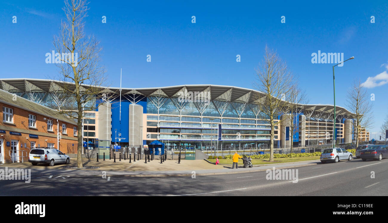 Die neue Tribüne, abgeschlossen im Jahr 2006, Pferderennbahn Ascot, Berkshire, England, Vereinigtes Königreich, Europa Stockfoto