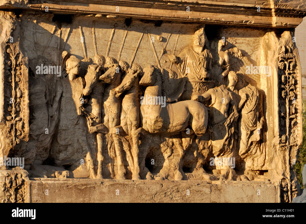 Relief auf dem Bogen von Titus, Forum Romanum, das Forum Romanum, Rom, Latium, Italien, EuropeEurope Stockfoto