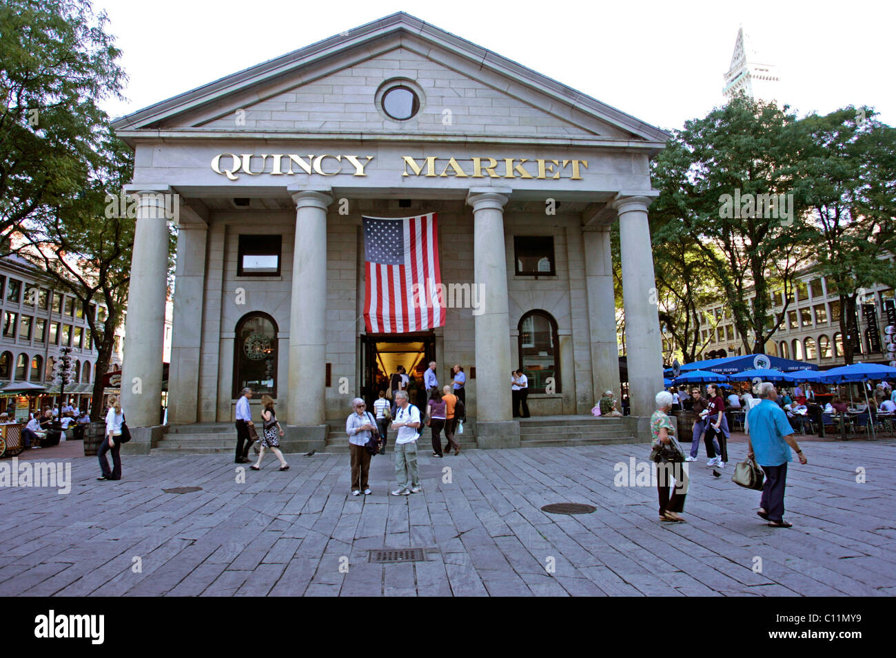 Touristen am Quincy Market, Boston, Massachusetts, New England, USA Stockfoto